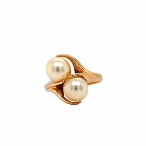 14k Yellow Gold 2 Pearl Ring. Size 6.5