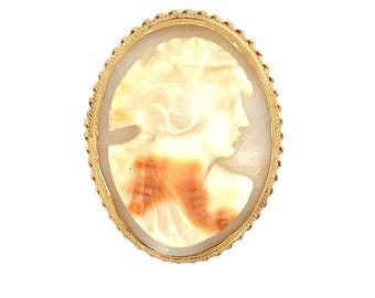 Vintage 14k Yellow Gold Vintage Shell Cameo Pin/Pendant. Circa 1940.