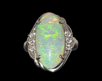 Vintage Platin Opal & Diamant Ring. Größe 6