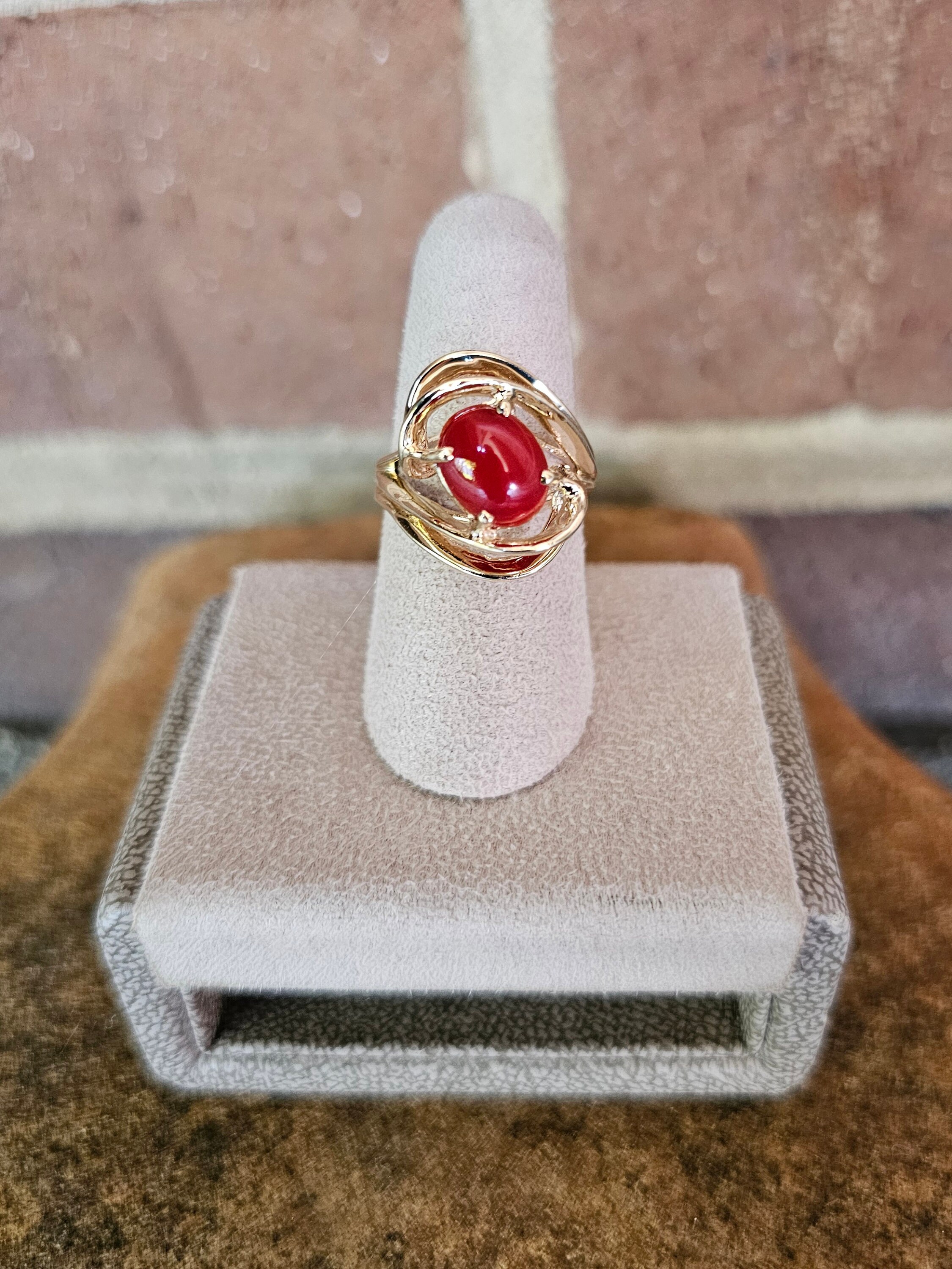 14k Yellow Gold 9 X 7mm Red Carnelian Oval Cabochon Ring