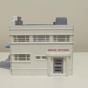 Plasticville Hospital Service Entrance O-S Scale 