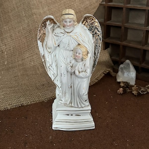 Schutzengel Antike Altarfigur aus Porzellan