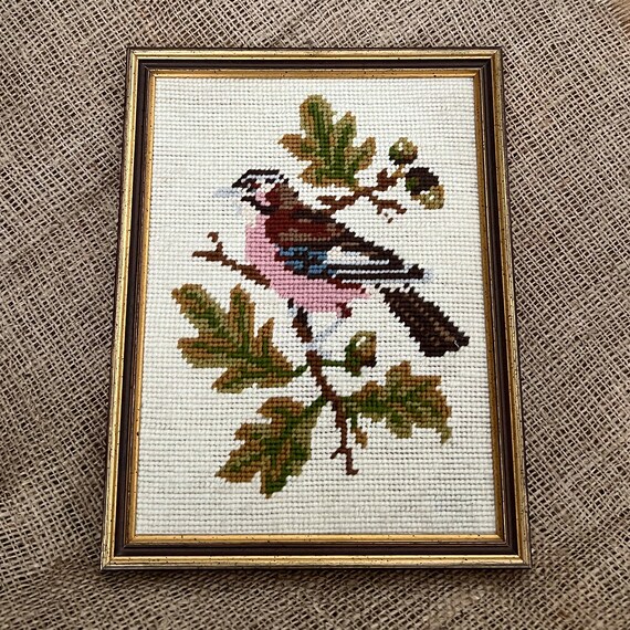 ヴィンテージ風の額入り鳥の刺繍絵 – クロスステッチの壁掛け - Etsy 日本