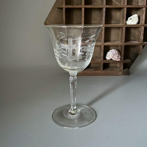 Ritual Chalice - Etched Glass Grapes Motif Offering Chalice Goblet Vintage - Witchcraft Ritual Tools - Ornate Chalice - Altar Items