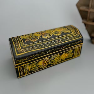 Vintage handbeschilderde houten kist - Heksenaltaaropslag - Tarot, kristallen, runen - 20x9x9