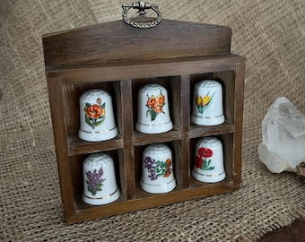 木製の壁掛け式指ぬきディスプレイケース + 36 個の指ぬきコレクション