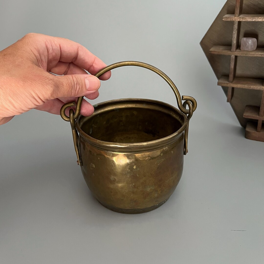 Vintage Brass Cauldron With Web Pattern Witch’s Offering Pot Altar