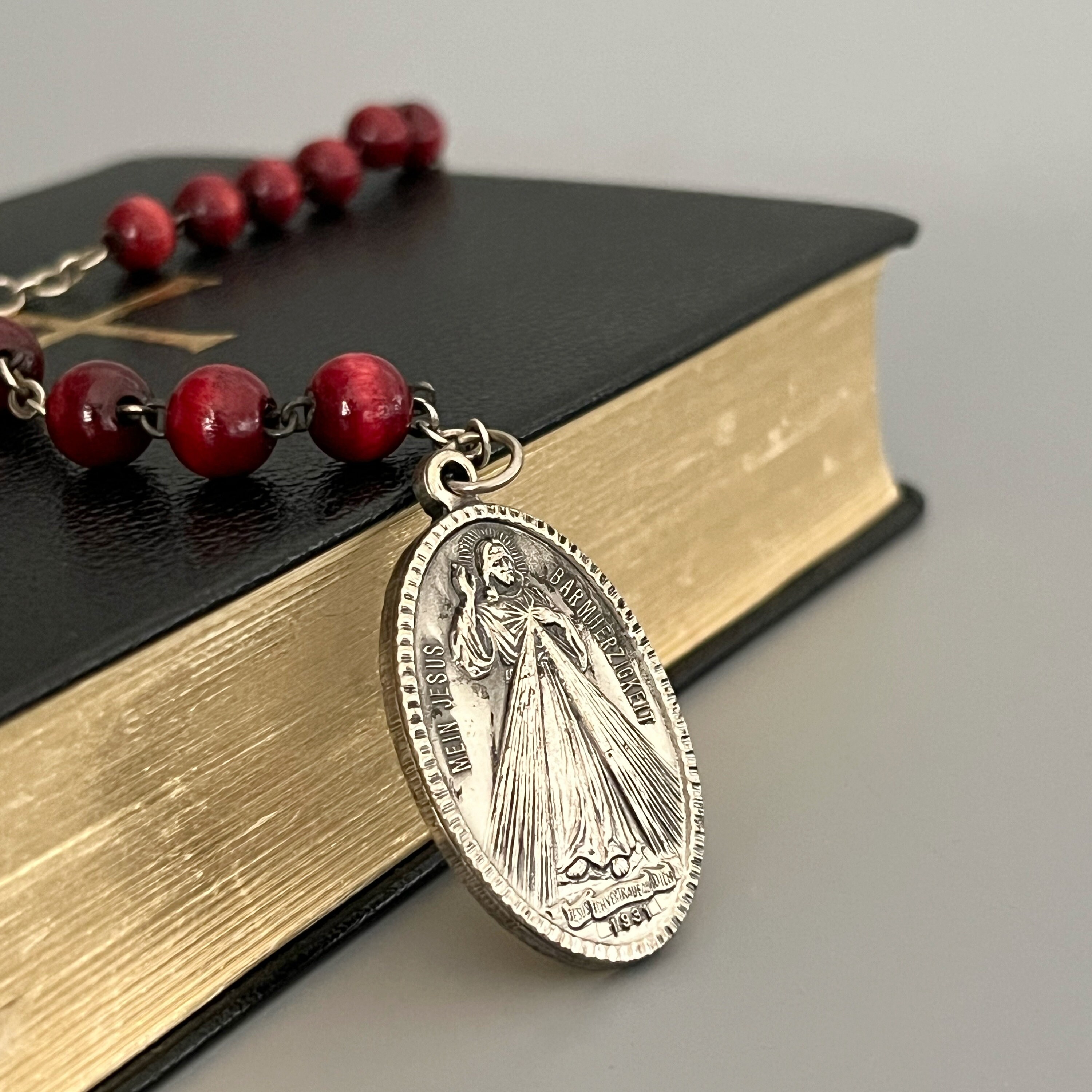 Red Rosary Without Cross Virgin Mary Jesus Catholic Medal