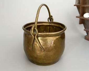 Vintage Brass Cauldron with Web Pattern - Witch’s Offering Pot - Altar Bowl - Magical Tool