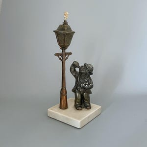 Vintage Pub Table Oil Lamp - Figural Lamp - Tavern Interior - Home Bar Decor