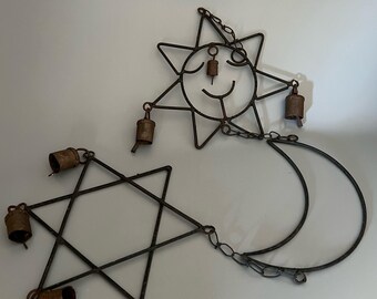 Vintage Metal Wind Chime Sun Moon Star – Rustic Garden & Wall Hanging Decor – Boho Outdoor Bell Chime for Indoor Outdoor