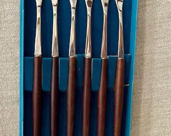 Teakwood MCM Stainless Steel 2 Barbed 6count 12” Fondue Forks German Wusthof Rostfrei Oyster Meat Vegetables Fruit Bread Dinner Party