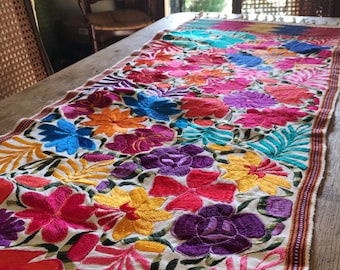 Handcrafted XXL table runner / bed runner with floral pattern