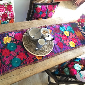 Fabriqués à la main XXL chemin de table / lit chemin avec motif floral