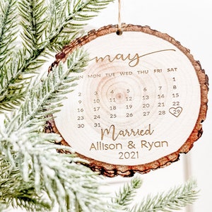 First Christmas Married Ornament Calendar, Just Married Ornament, Wedding Ornament, Personalized Christmas Ornament, Newly Married Gift