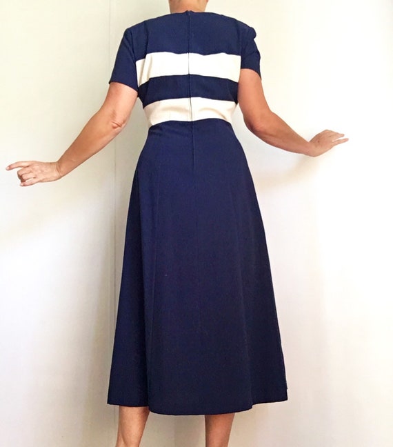 Vintage Navy Blue Ecru Color Block Dress | Vintag… - image 9