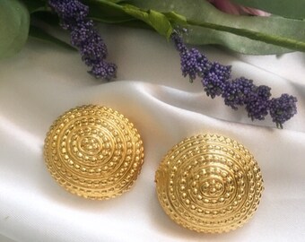 Vintage Clip On Oval Classic Earrings Golden Toned