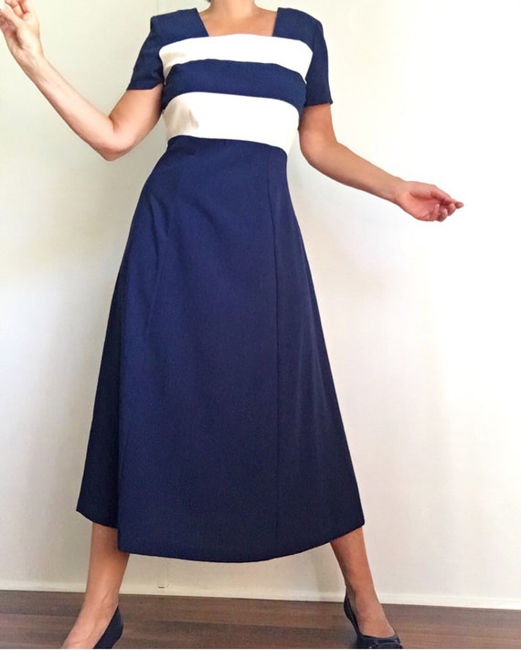 Vintage Navy Blue Ecru Color Block Dress | Vintag… - image 4