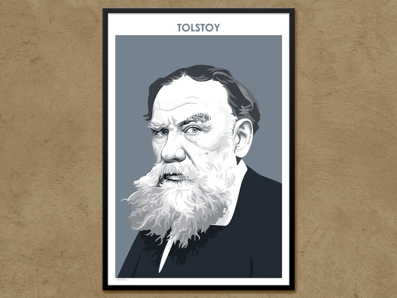 Puede incluir: Una ilustraci&oacute;n en blanco y negro de Le&oacute;n Tolst&oacute;i, un famoso escritor ruso, con una larga barba y bigote blancos. La ilustraci&oacute;n est&aacute; sobre un fondo gris con la palabra "TOLSTOY" en blanco en la parte superior.
