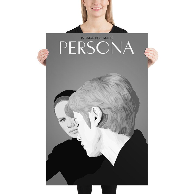 Op de afbeelding: Zwart-witte poster met de tekst "INGMAR BERGMAN'S PERSONA" bovenaan. De poster toont een close-up van twee vrouwen, de een achter de ander, met de vrouw op de voorgrond die naar de zijkant kijkt.