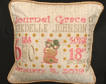 Almofada de anúncio de nascimento de elefante bebê... bordada com informações de nascimento do bebê
