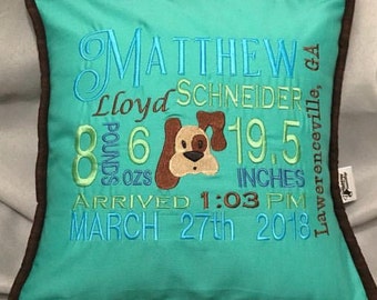 Almofada de anúncio de nascimento de cachorrinho... Bordada com informações de nascimento do bebê