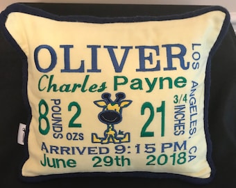 Almofada de anúncio de nascimento de girafa de bebê... Bordada com informações de nascimento do bebê