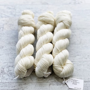 Phoenix No Dye Luxus Garn - Superwash Merino/Seide Garn - DK Gewicht - Weiß