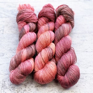 Siren Handgefärbtes Garn - SW Merino and Tencel - Fingering/Sock Weight - #CC111