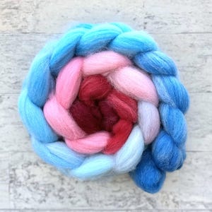 Hand Dyed Wool Roving - Gradient Polwarth Wool - #P223