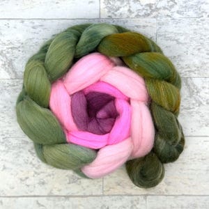 Hand Dyed Merino Roving - Gradient Merino Wool - #M343