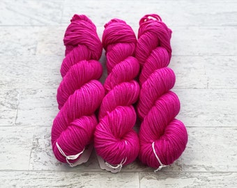 Griffin Hand Dyed Yarn - Superwash Merino - Bulky Weight #P103