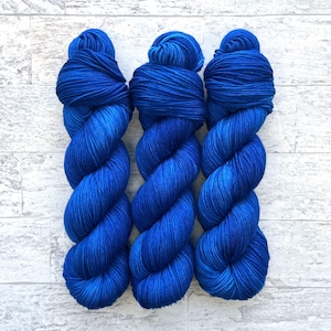 Yeti Hand Dyed Yarn - Semi-Solid Superwash Merino - Sport Weight - Arctic Blue #BB119