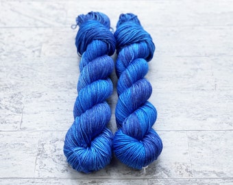 Chimera Hand Geverfd Luxe Garen - Superwash Merino/Zijde Garen - Sport Gewicht - Blue Skies