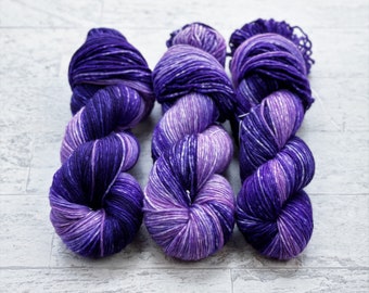 Jinn  Hand Dyed Yarn - Gradient Superwash Merino - DK Weight - #G110 Lilac Dreams