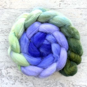 Hand Dyed Wool Roving - Gradient Polwarth Wool - #P229