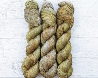 Hilo Lotus teñido a mano - Merino/Yak/Seda - Grosor fino/para calcetines - #L107