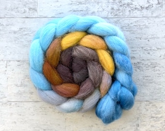 Hand Dyed Wool Roving - Gradient Falkland Wool - #F246