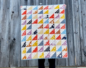 Golden Hour Quilt (Grey) - Modern Baby Quilt - Small Lap Quilt - Crib Quilt - Colourful Blanket - Cotton Quilt - Handmade Patchwork Quilt