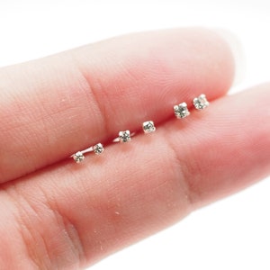Teeny Tiny CZ Ohrstecker | Minimalist Sterling Silber Zirkonia Ohrringe | Schmuck für Frauen und Mädchen