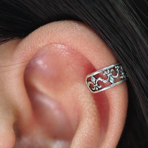 Fleur de Lis Cartilage Ear Cuff Earrings, lilly Flower Ear cuff, Sterling silver Ear Crawler, Fake Piercings, Royalty ear cuff/ EX15