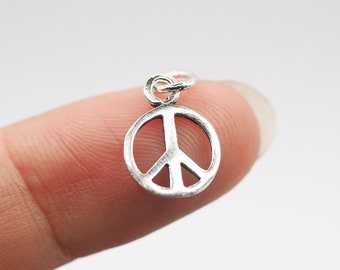 1 Pc - Tiny Sterling silver Peace Symbol Charm, Peace pendants, Hippie Jewelry Supplies / J46