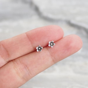 Tiny Jasmine Flower stud Earrings, Sterling silver Flower Cartilage, Dainty Flower earrings / SD48