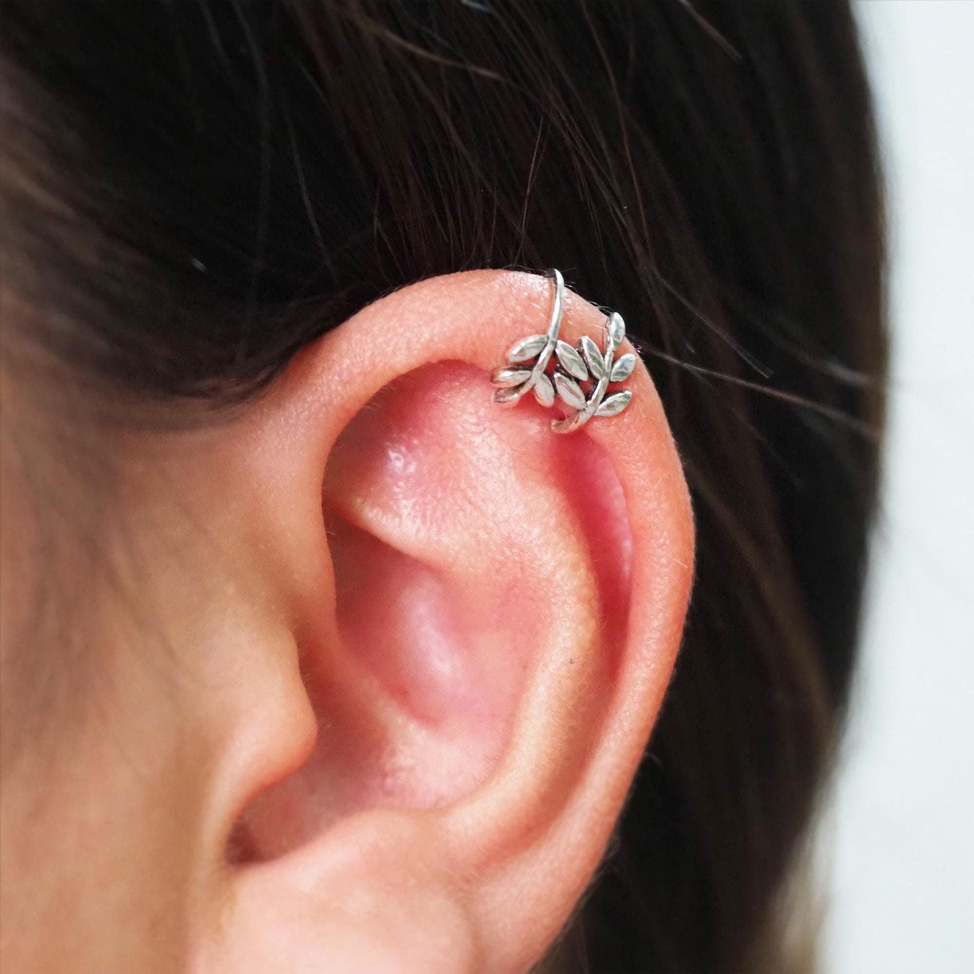 【HYERES LOR】Petit Laurel Silver Subuni Ear Cuff Single Leaf Silver Ear Cuff,minimal Ear Clip,a Single Ear Cuff,clip