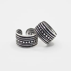 Dot lines Ear cuff, Boho Ear cuff no piercing Earrings, Sterling silver helix ear cuff, Minimalist Cartilage ear cuff / EC21
