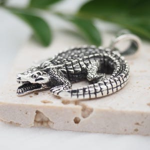 Sterling Silver Alligator Pendant Necklace, Crocodile Reptile Charm Necklace, Saltwater Crocodile Pendant, Gift for Him / GDS3