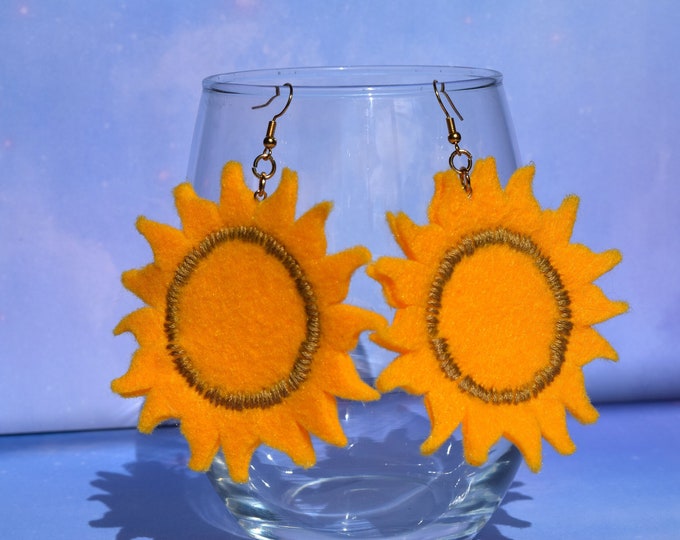 Featured listing image: Shining Sun Felt Dangle Earrings