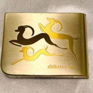 Vintage Elgin American compact. Deer design. Brushed silver and gold plated . Unused in box. For loose powder. Made in USA. 1940s image 2