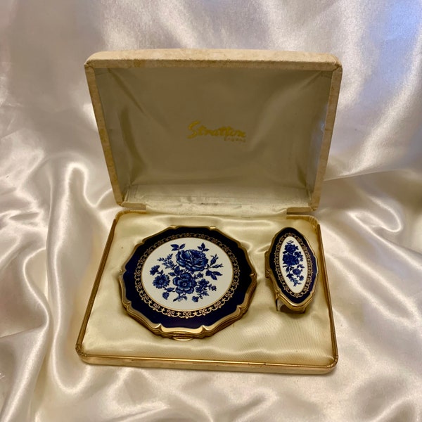 Vintage Stratton compact set. Blue and white Queen convertible powder compact and lipstick mirror.  Unused. Mint. 1980s.
