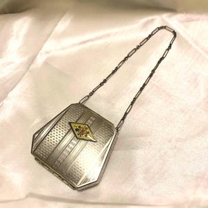 Art Deco McRae and Keller compact. Guilloche enamel loose powder compact. Made in USA .1920s. American Antique